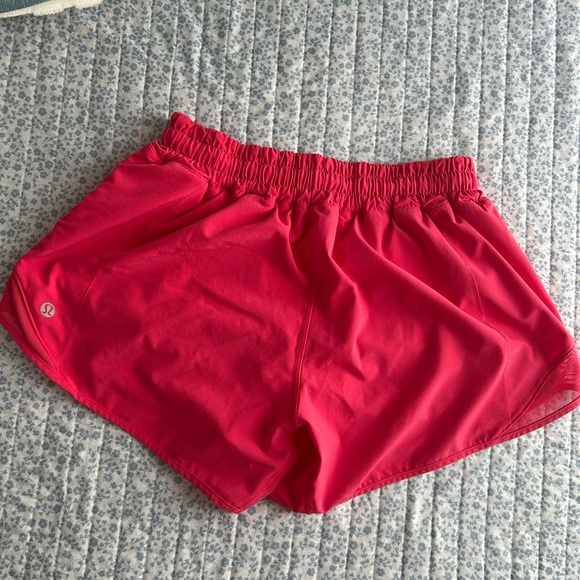 lululemon athletica hotty hot shorts 4 inch - Picture 2 of 3